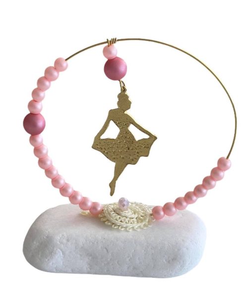 Μπομπονιέρα βότσαλο μπαλαρίνα με στεφάνι