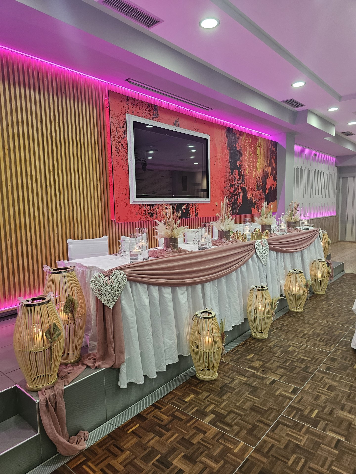 Διακόσμηση κεντρικού τραπεζιού σε Γάμου στη Σπάρτη