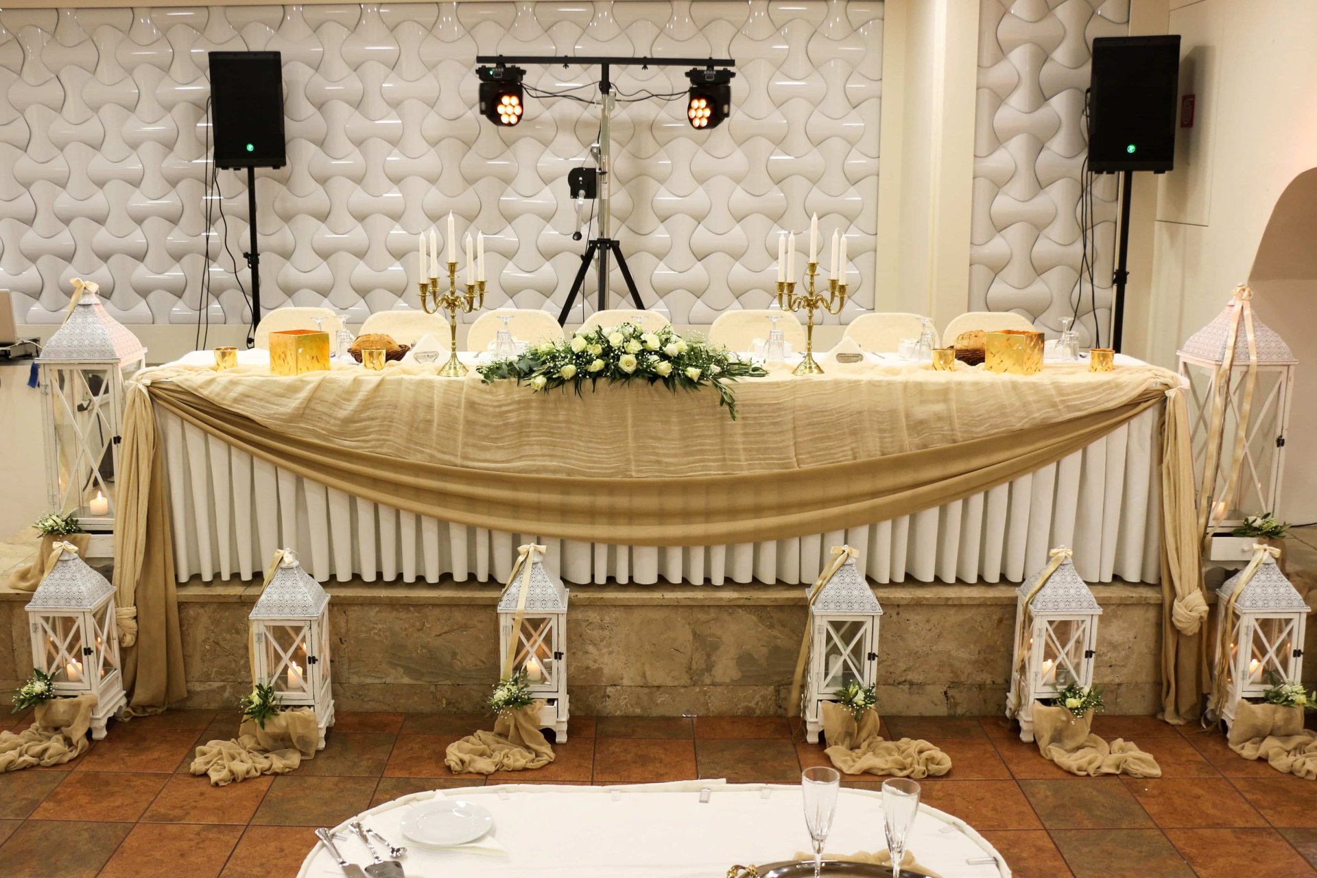 Γάμος στη Σπάρτη με κηροποιεία και φανάρια