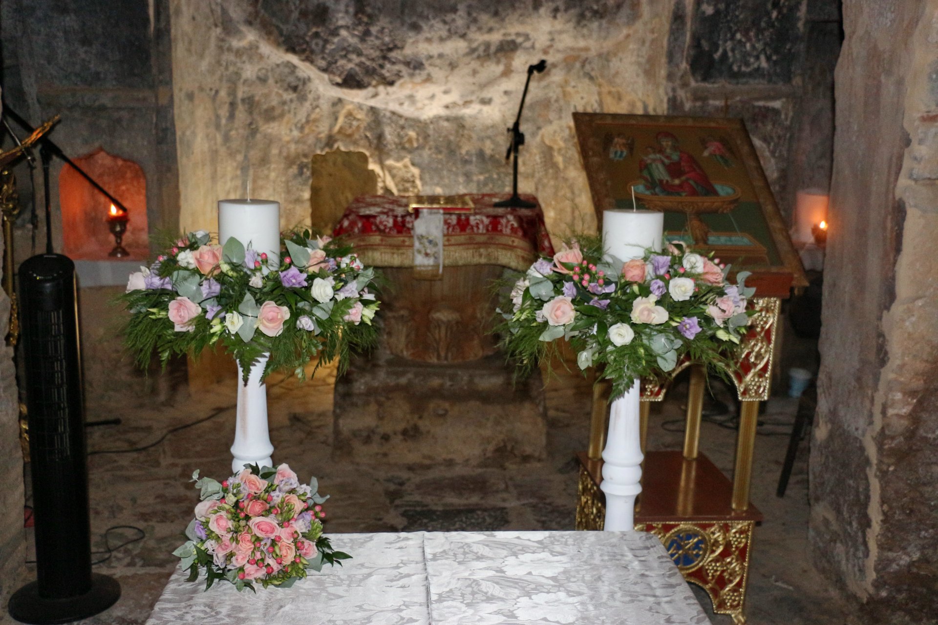 χειροποίητες λαμπάδες με λουλούδια για γάμο στη Σπάρτη