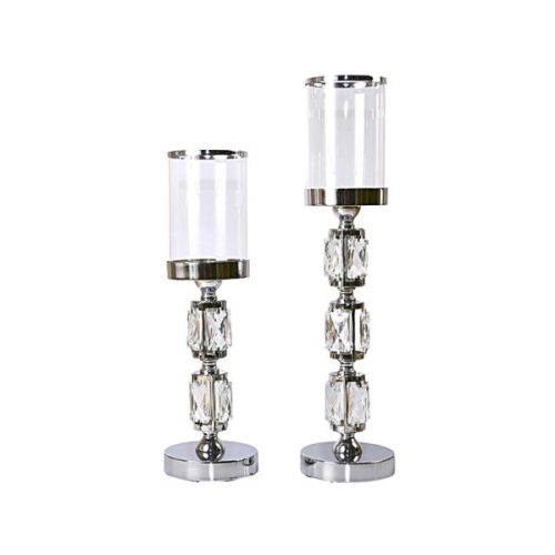 Σύγχρονο σετ κηροπηγίων σε ασημί απόχρωση με γεωμετρικά στοιχεία.