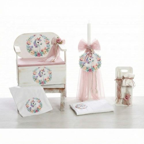 Ολοκληρωμένο πακέτο βάπτισης για κορίτσι με το παραμυθένιο θέμα "Floral Unicorn" (Μονόκερος με Λουλούδια). Κεντρικό στοιχείο το πρακτικό ξύλινο παγκάκι-μπαούλο, σε μια ρομαντική εκτέλεση με ροζ αποχρώσεις.