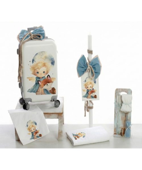 Ολοκληρωμένο πακέτο βάπτισης για αγόρι με το διαχρονικό θέμα "Μικρός Πρίγκιπας" (Little Prince) μαζί με την αλεπού του, σε υψηλής αισθητικής watercolor σχεδιασμό. Μια premium επιλογή σε βαλίτσα τρόλεϊ που συνδυάζει το κλασικό παραμύθι με τη σύγχρονη τάση.
