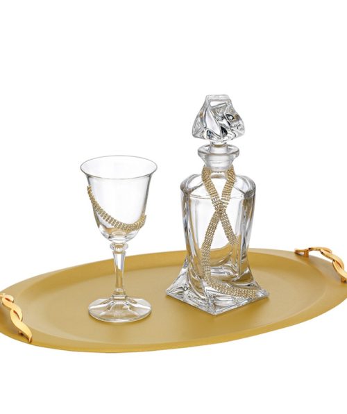 Το σετ «311» αποτελεί την επιτομή της κομψότητας, συνδυάζοντας το κλασικό χρυσό με σύγχρονες γραμμές. Είναι μια εξαιρετική επιλογή για το μυστήριο του γάμου, προσδίδοντας κύρος και λάμψη στο τραπέζι της εκκλησίας.